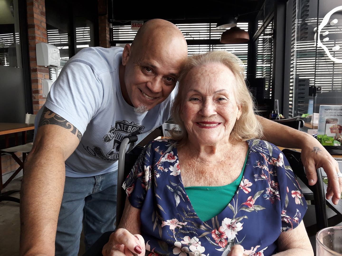 Maurício e sua mãe